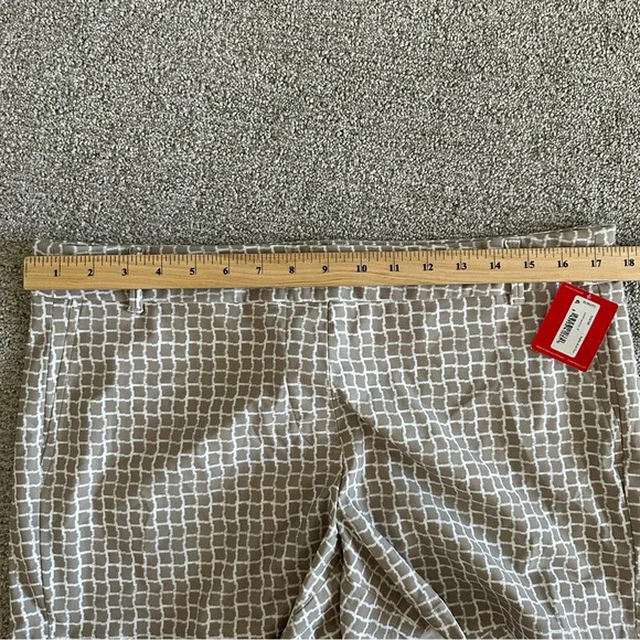 SPANX NWT (Size XL) Tan Bespoke Check Fawn Women’s Shorts - Picture 4 of 9